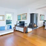 Βίλα Villa Arona