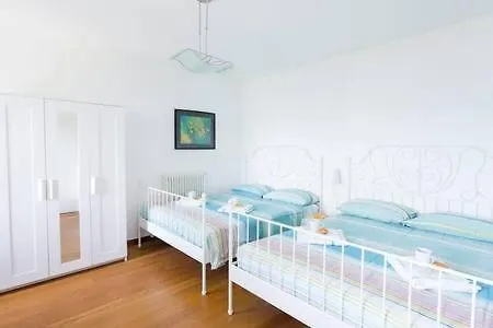 Vila Villa Arona