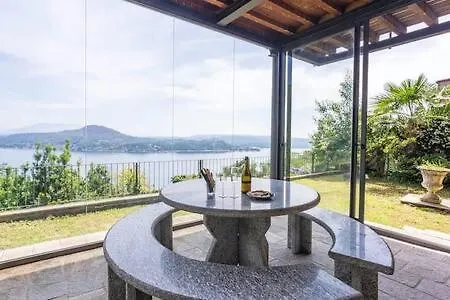 Villa Arona ヴィラ アローナ