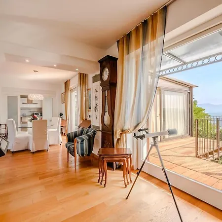 Vila Villa Arona *