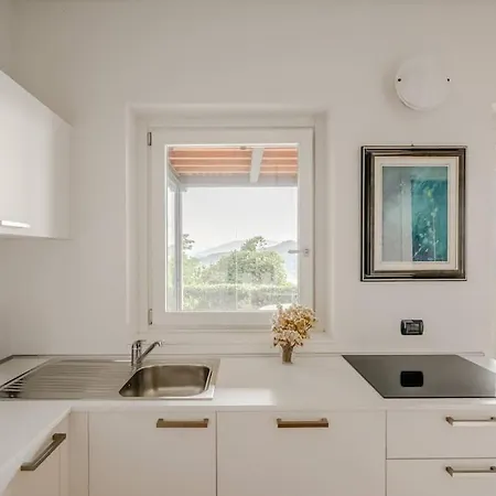 Villa Arona Vila *